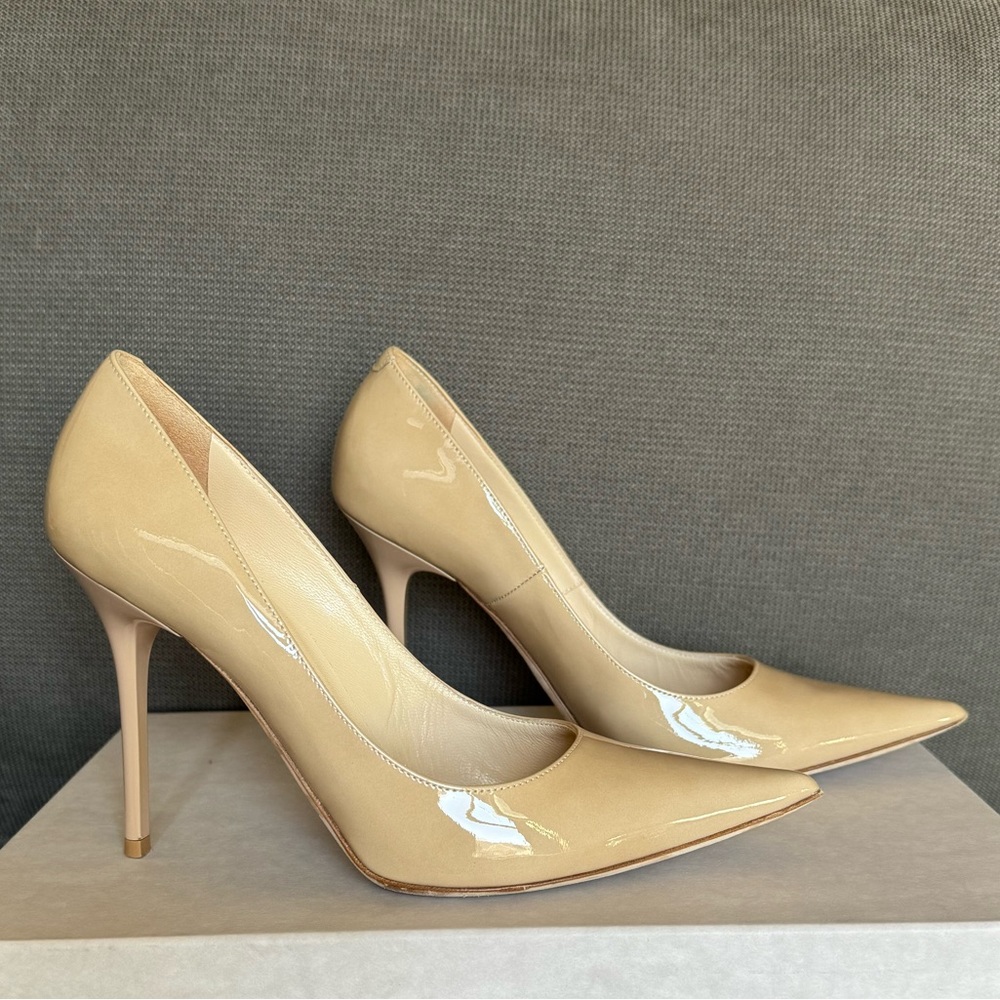 Jimmy Choo "Abel" pumps in patent leather
3.5 in / 90 mm stiletto heel